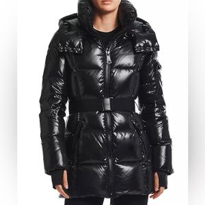 The Soho mid-length puffer jacket from Sam features a high-gloss finish.